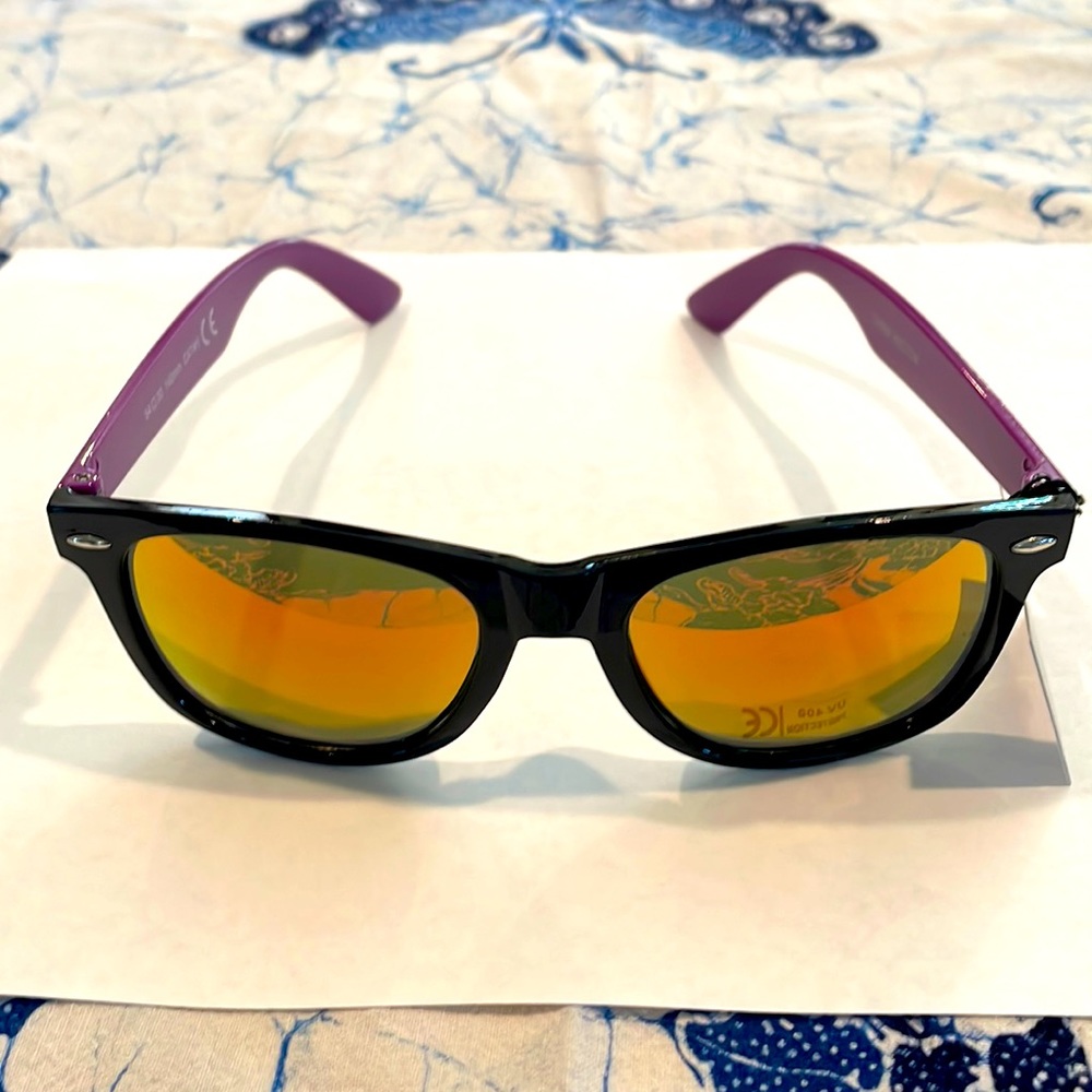 NWT Purple/Black Mirrored Square Sunglasses